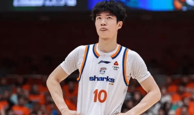 开云下载-偰李永炜出战18分钟，投篮5中4得到9分2篮板4助攻1抢断